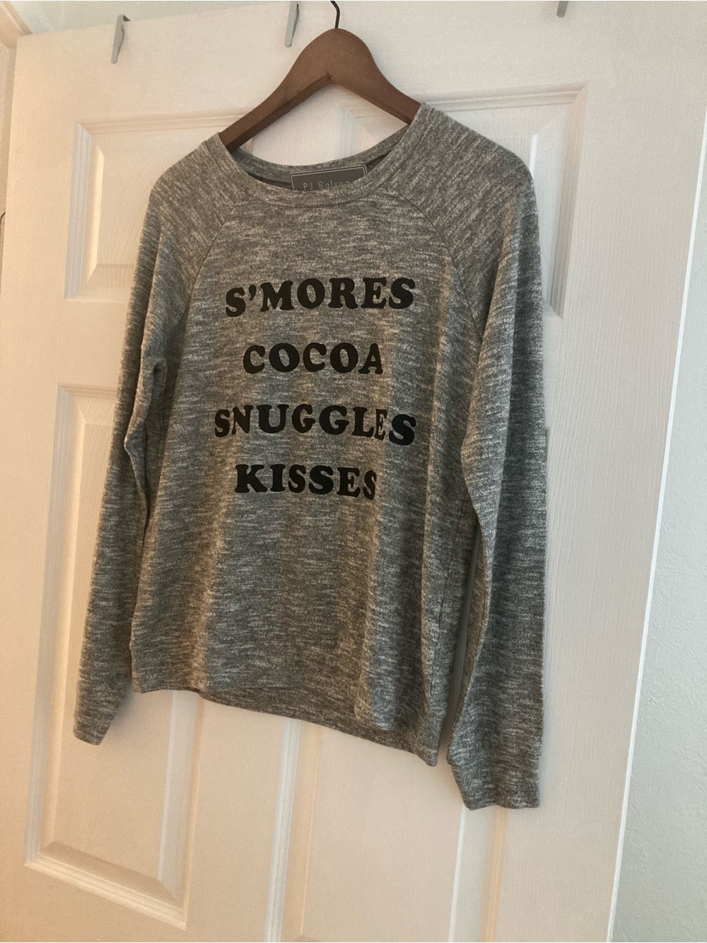 PJ Salvage NWT small Gray lightweight crew neck cocoa snuggles s’mores